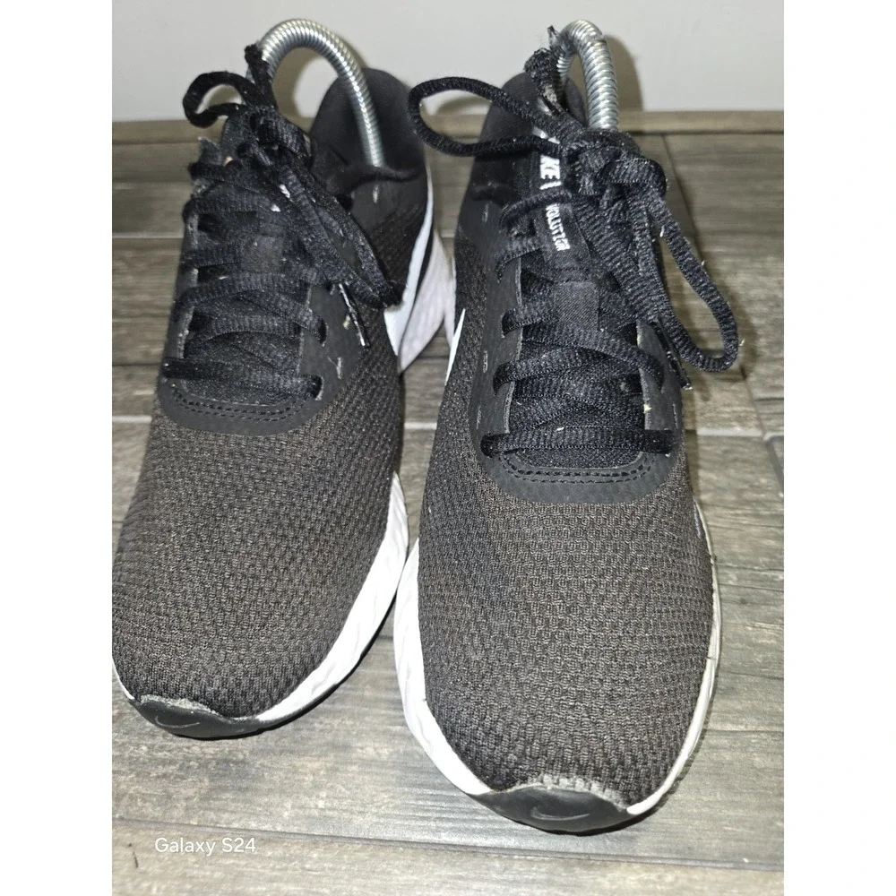 Nike Revolution 5 BQ6715-002 Black Women's Size 6 Running Shoes Sneakers - Picture 2 of 9